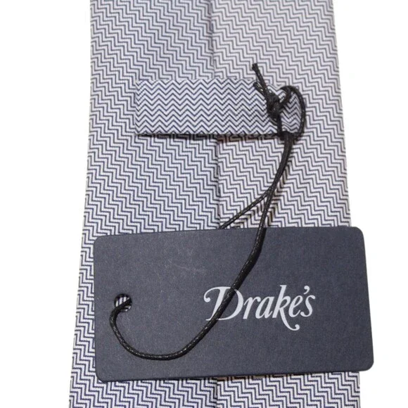 Drake's NWT Neck Tie in Blue & White Mini Chevron Pattern 100% Silk